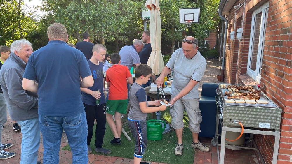 Lions Grillen im Jugendhaus